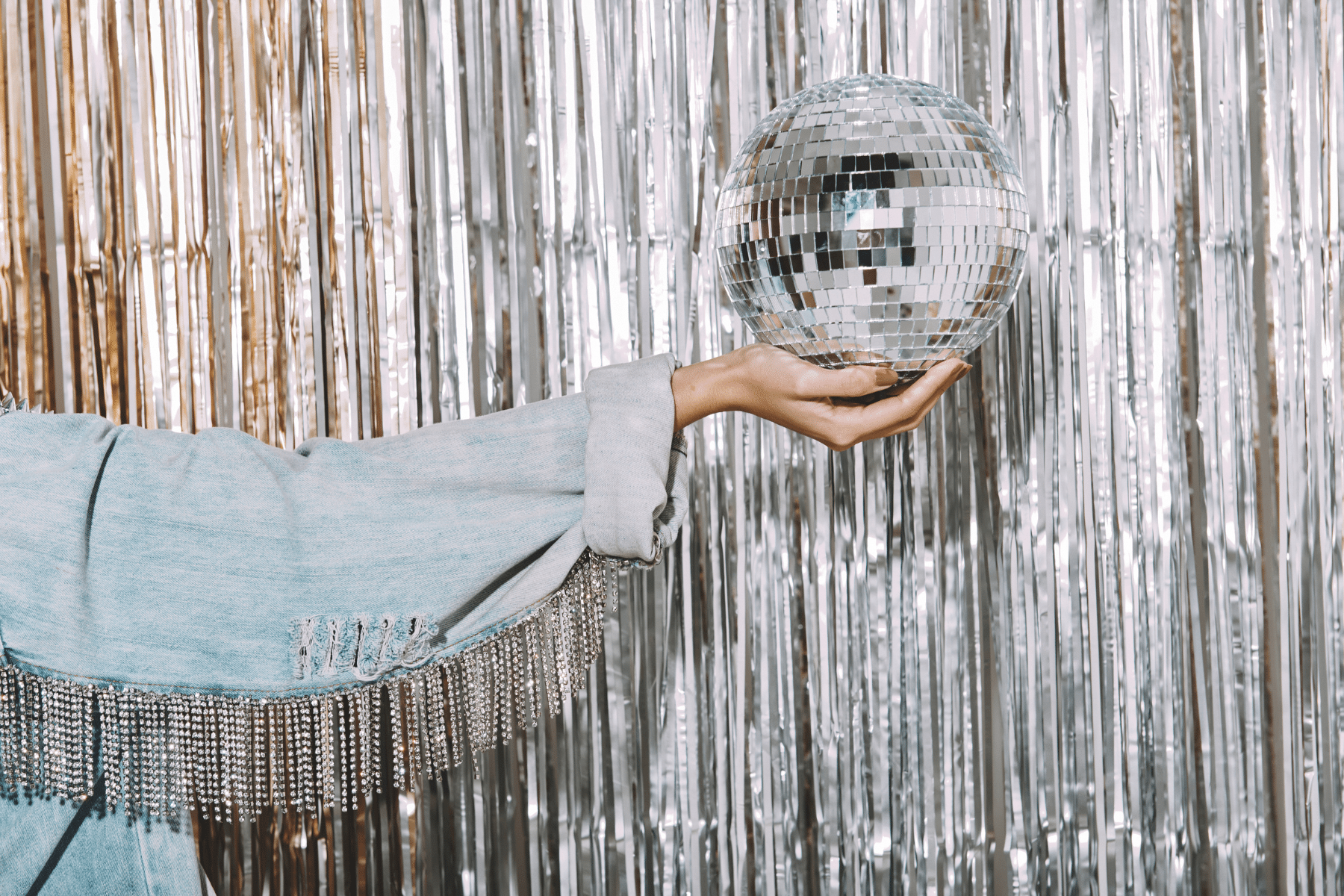How to Throw a Taylor Swift Themed Birthday Party